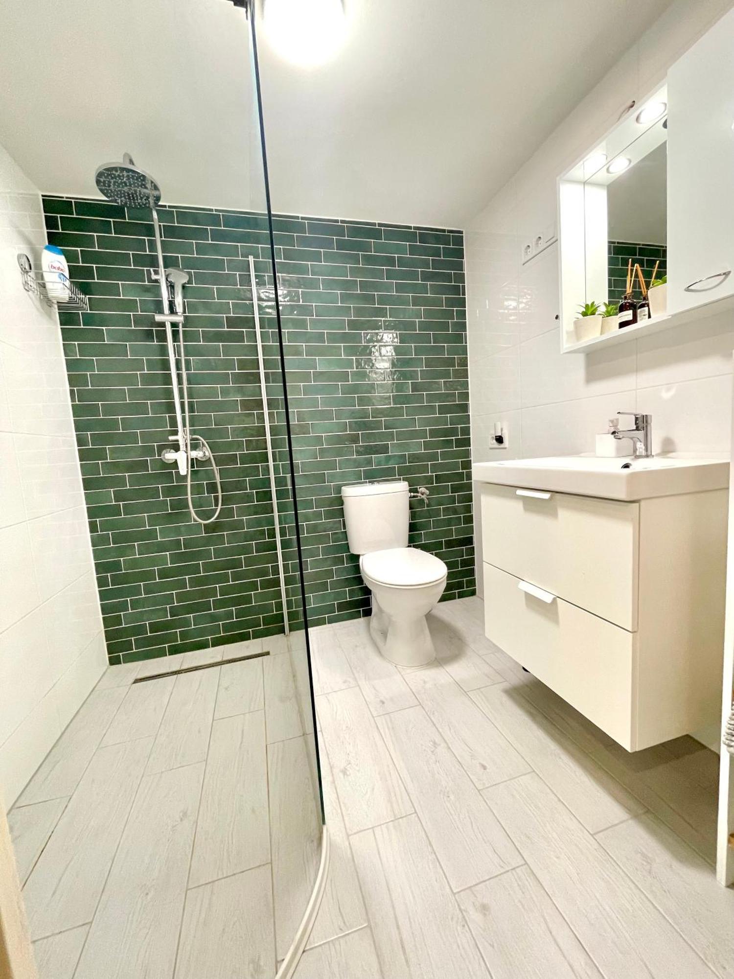 Teresian Apartment Near The Andrassy Street Free Air Conditioner Free Coffee Budapest Extérieur photo