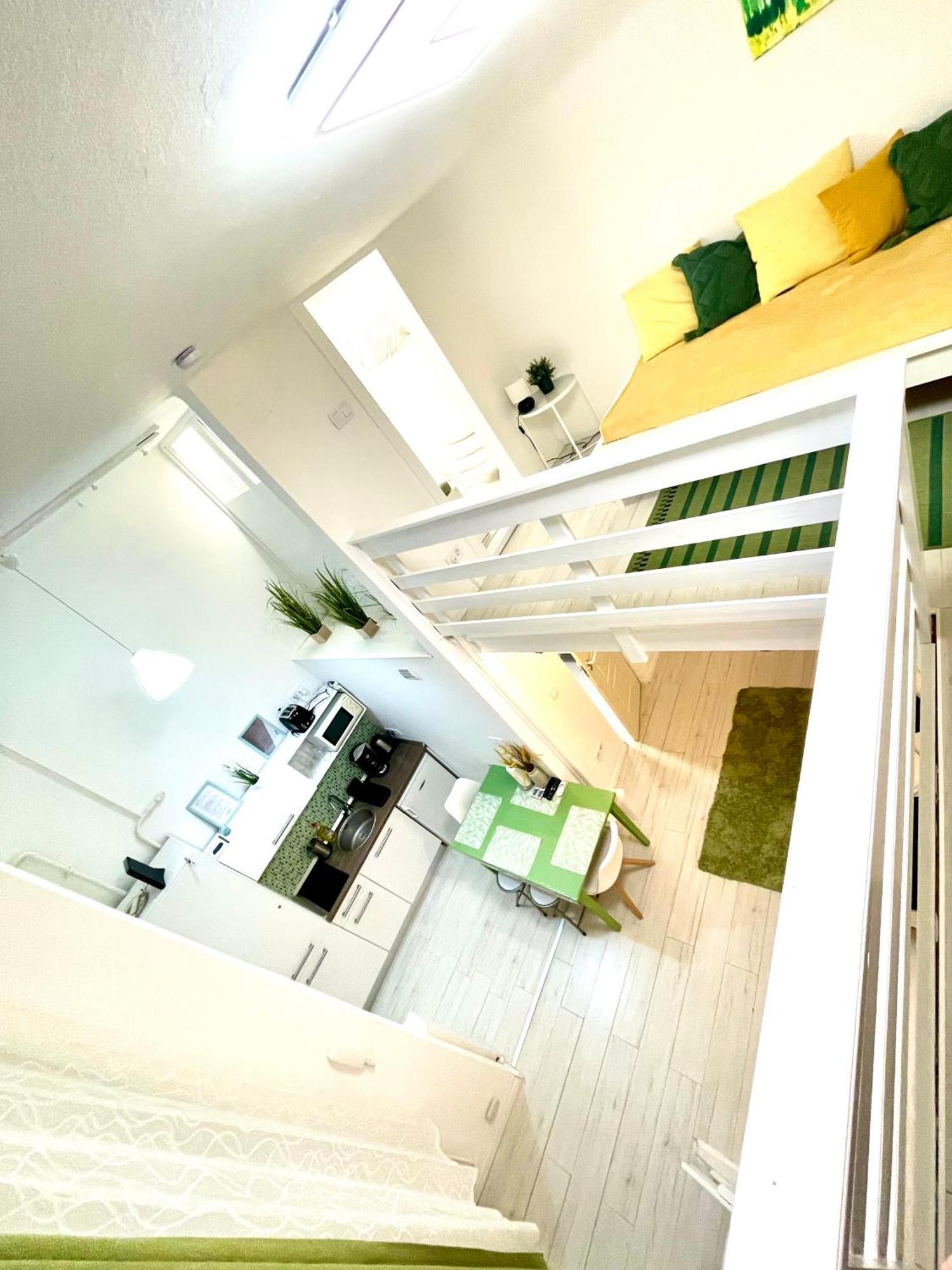 Teresian Apartment Near The Andrassy Street Free Air Conditioner Free Coffee Budapest Extérieur photo