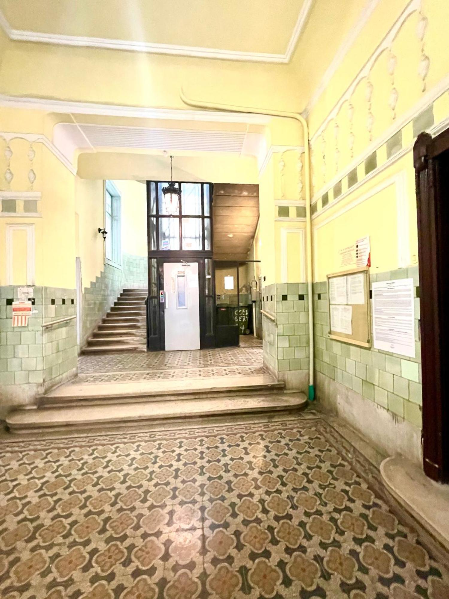 Teresian Apartment Near The Andrassy Street Free Air Conditioner Free Coffee Budapest Extérieur photo