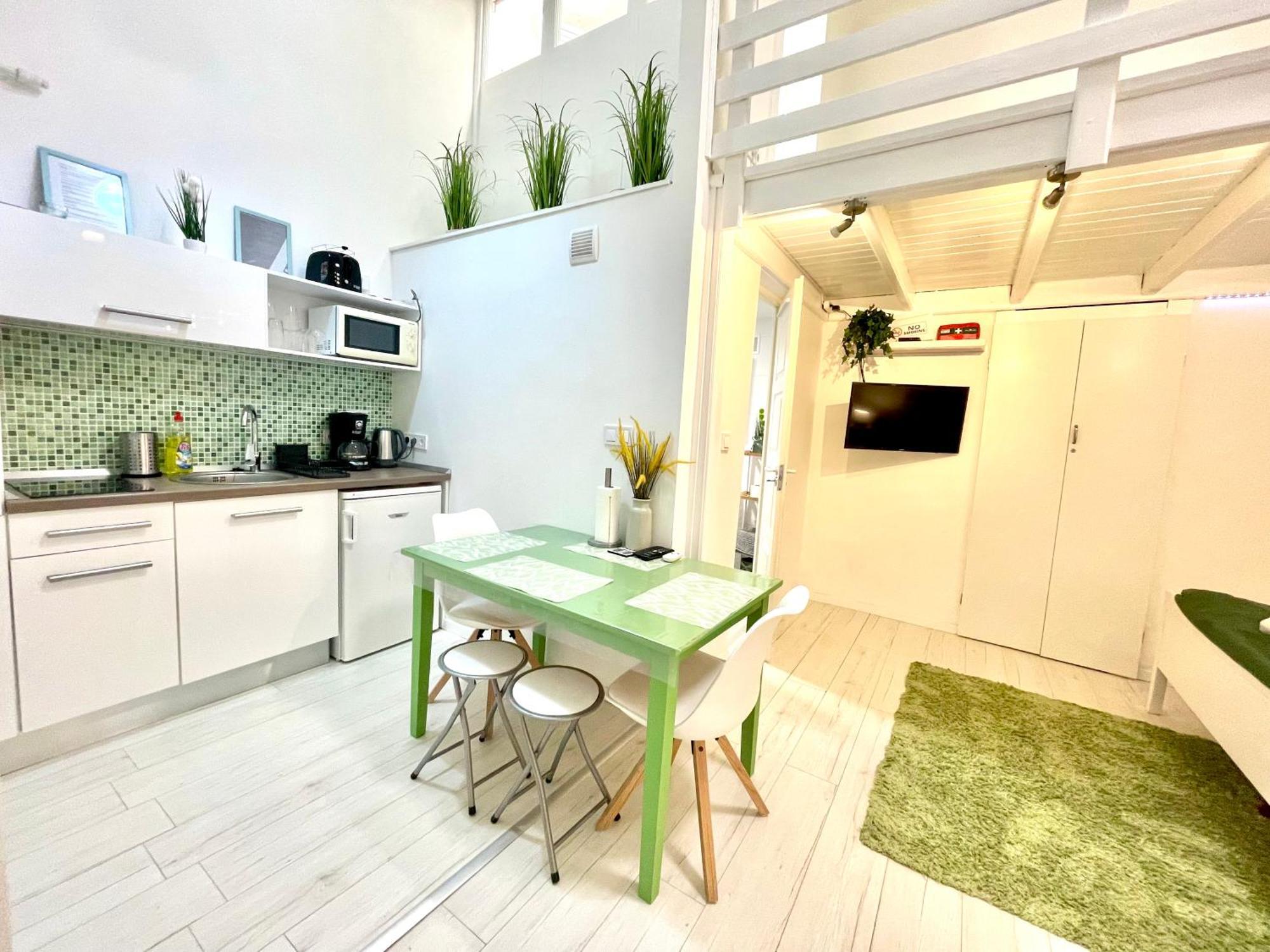 Teresian Apartment Near The Andrassy Street Free Air Conditioner Free Coffee Budapest Extérieur photo